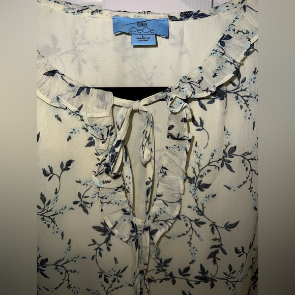 💐NWT! CeCe Wisteria Vines Ruffled Sleeveless Blouse - Picture 5 of 5
